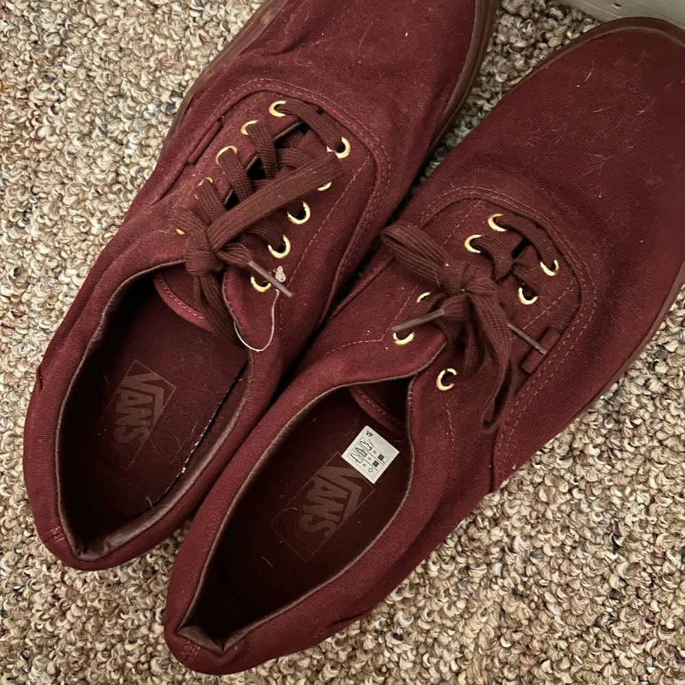 NWOT Vans Burgundy Canvas Sneakers Classic Lace-Up Design